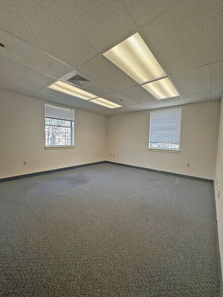 More Photos Of 693 Bloomfield Ave, Bloomfield Office For Sale