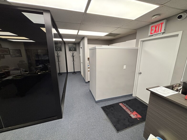 More Photos Of 72 Sharrott Ave, Staten Island Office For Lease