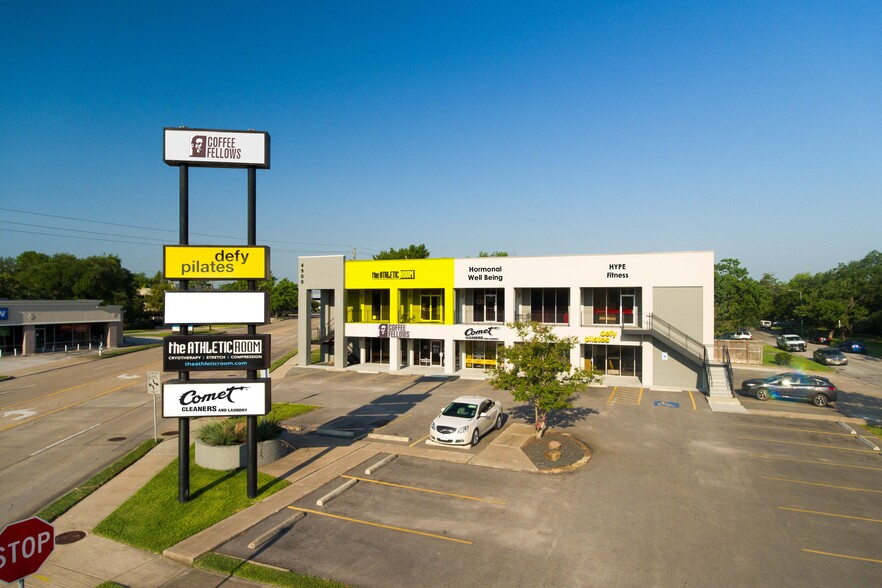 Primary Photo Of 4900 Bissonnet St, Bellaire General Retail For Lease