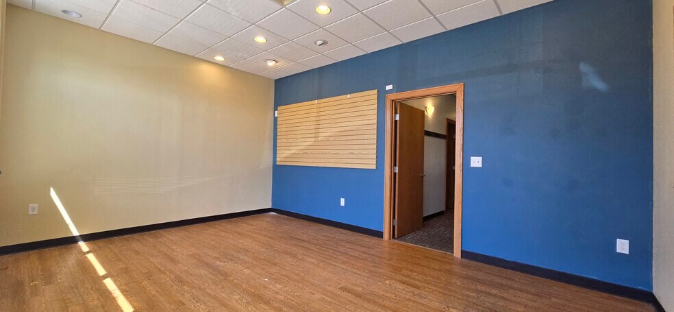 More Photos Of 700 Norway Dr, Annandale Freestanding For Lease