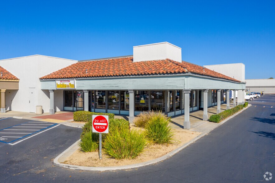 More Photos Of 525-695 Saturn Blvd, San Diego Unknown For Lease