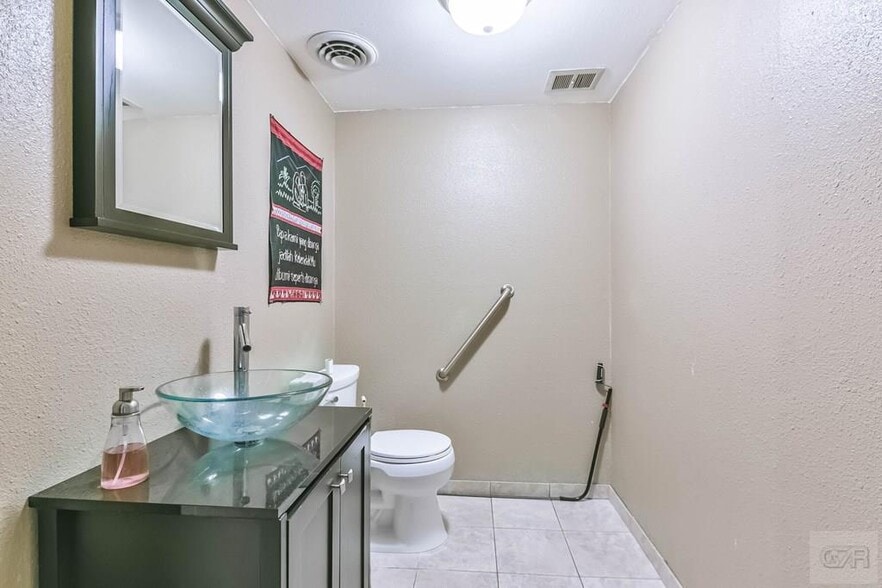 More Photos Of 426 Winnie, Galveston Religious Facility For Lease