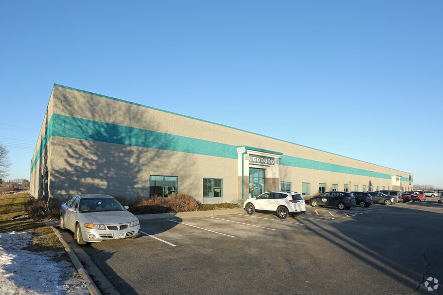 More Photos Of 7160-7166 4th St N, Oakdale Warehouse For Lease