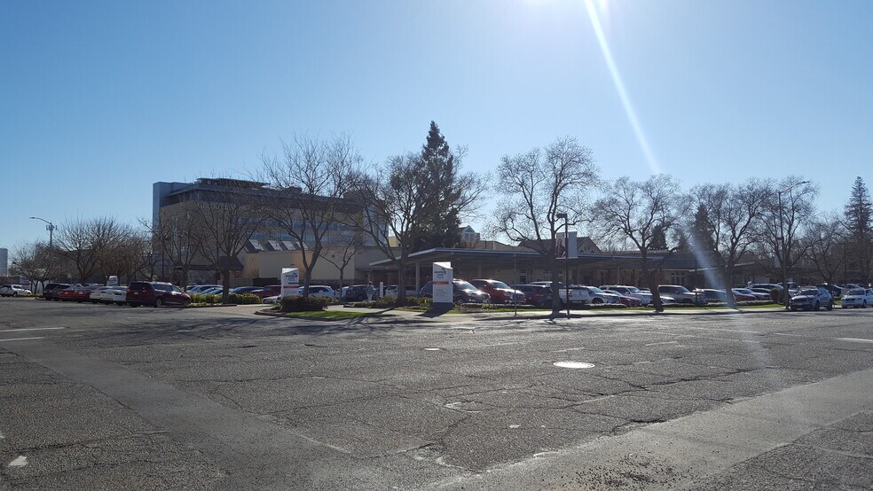 More Photos Of 529 5th St, Marysville Showroom For Sale