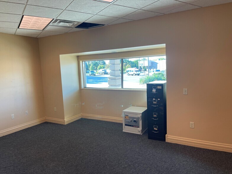 More Photos Of 902 S Old Us 27, Saint Johns Freestanding For Sale