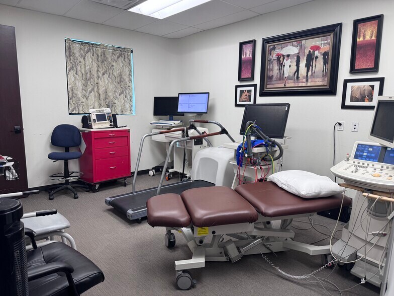 More Photos Of 2200 George Dieter Dr, El Paso Healthcare For Sale