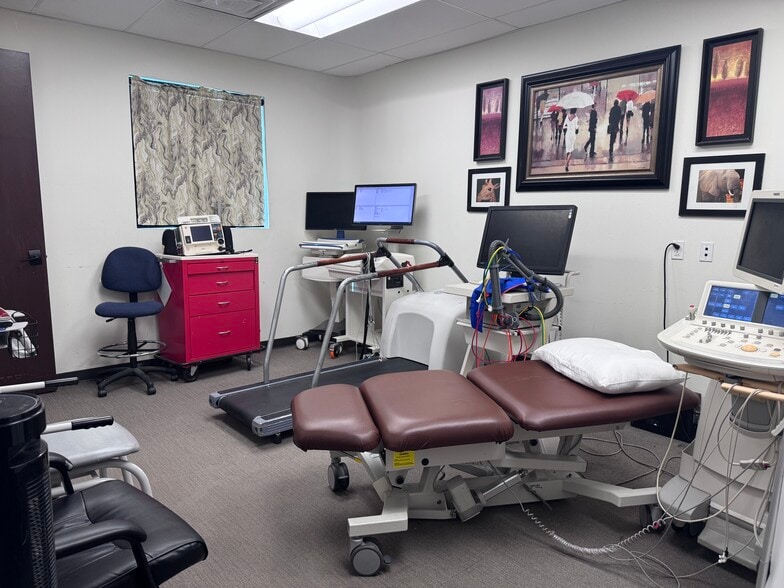 More Photos Of 2200 George Dieter Dr, El Paso Healthcare For Sale