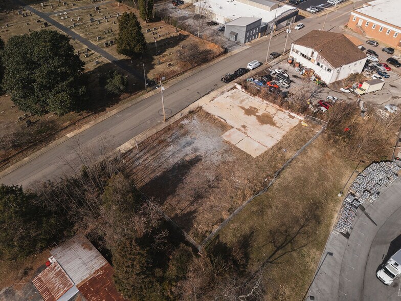 More Photos Of 213 S Boone St, Johnson City Restaurant For Sale