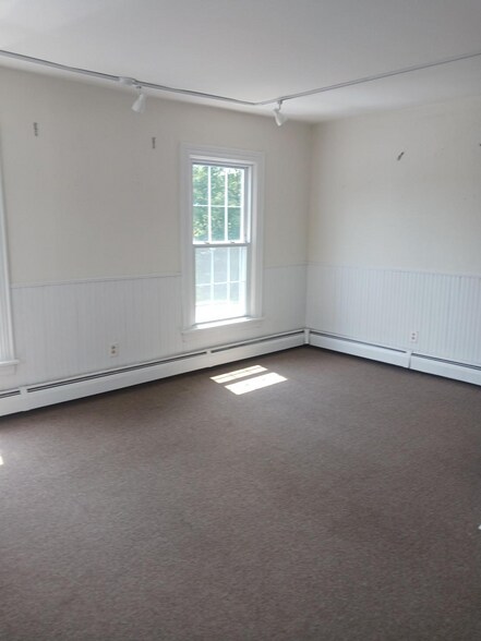 More Photos Of 5870 Easton Rd, Plumsteadville Unknown For Lease