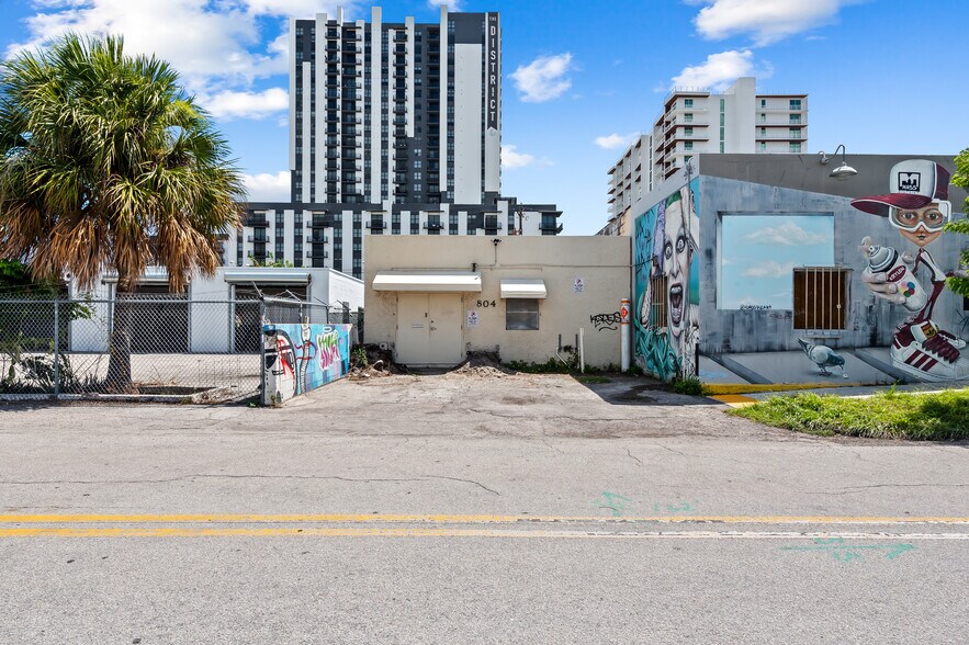 More Photos Of 804 NE 4th Ave, Fort Lauderdale Flex For Lease