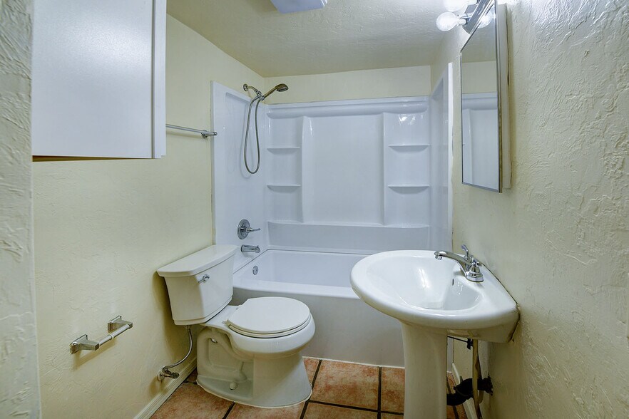 More Photos Of 1011 E Halcyon Rd, Tucson Apartments For Sale