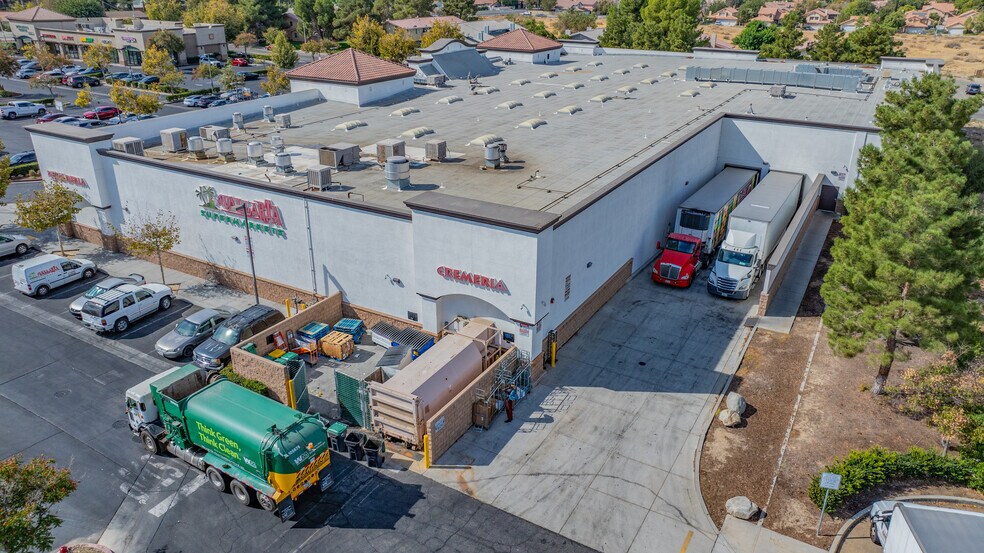 More Photos Of 815 E Avenue K, Lancaster Supermarket For Sale