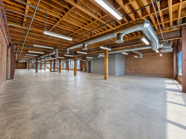 More Photos Of 440 Seaton St, Los Angeles Loft Creative Space For Sale