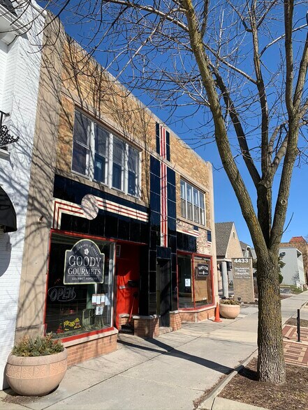 More Photos Of 4425-4429 N Oakland Ave, Shorewood Storefront Retail Residential For Sale
