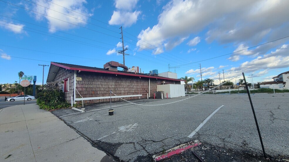 More Photos Of 150 W Whittier Blvd, La Habra Restaurant For Lease