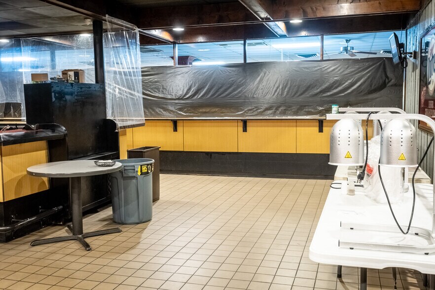 More Photos Of 3490 12 Mile Rd, Berkley General Retail For Sale