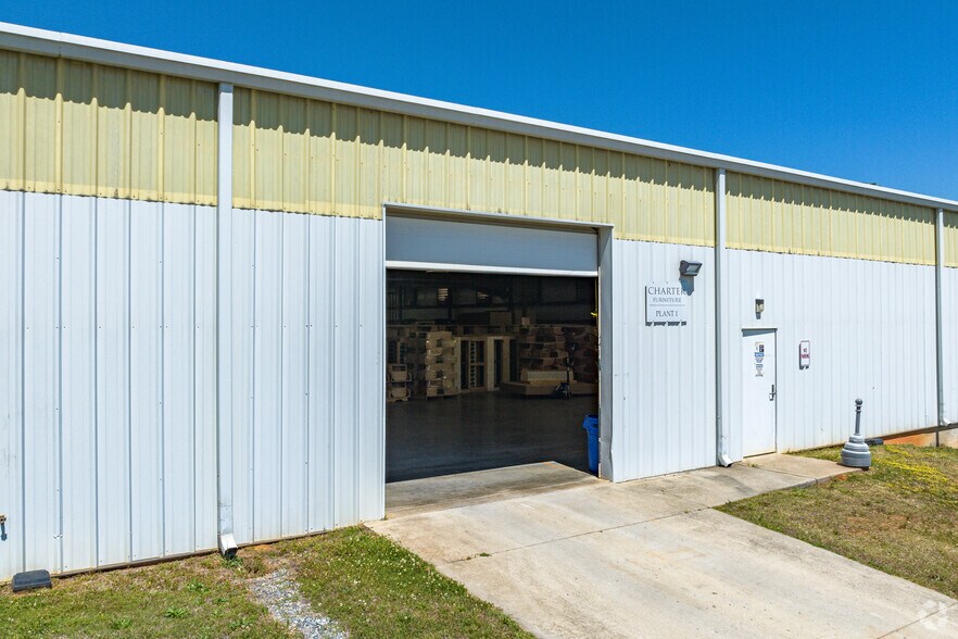 More Photos Of 206 E Frazier Ave, Liberty Manufacturing For Lease