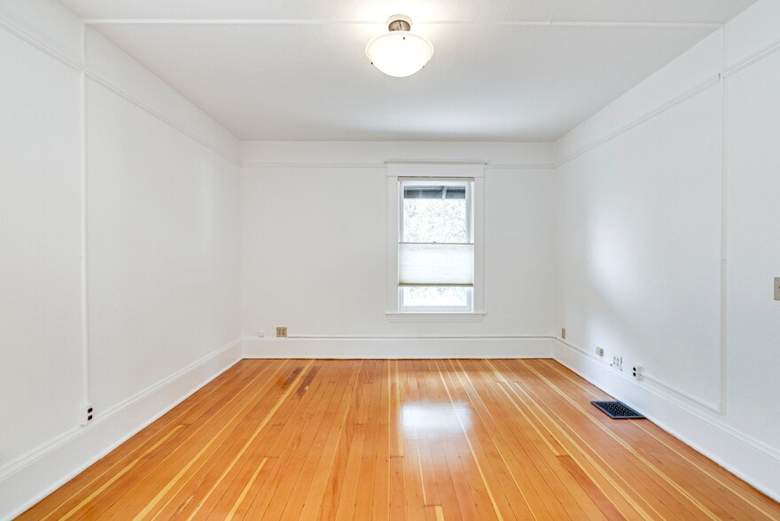 More Photos Of 1825 SE 7th Ave, Portland Loft Creative Space For Sale