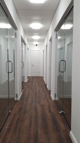 More Photos Of 1689 E Main St, Columbus Office Residential For Lease