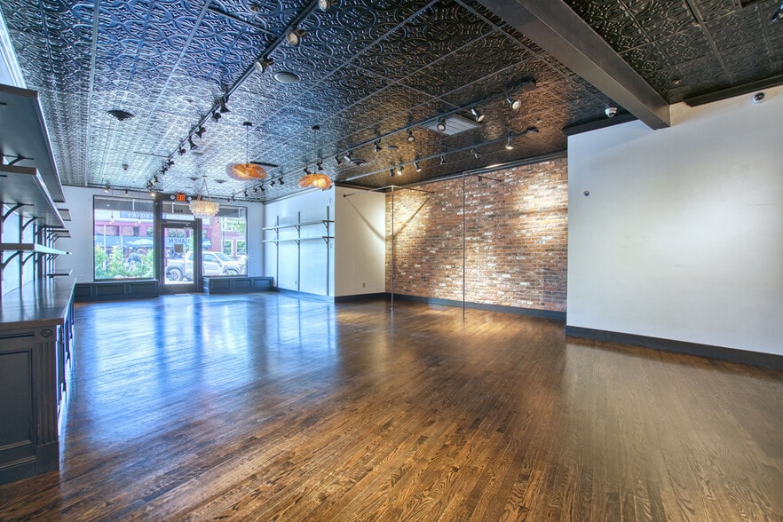 More Photos Of 943 Pearl St, Boulder Storefront Retail Office For Lease