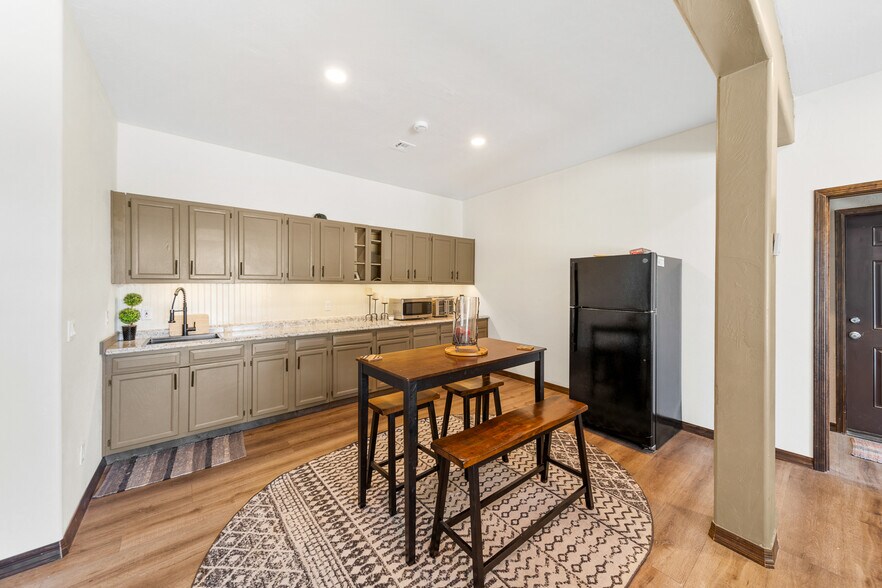 More Photos Of 7056 Bustin Dutch Trl, Show Low Multifamily For Sale