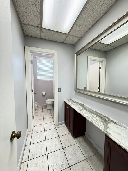 More Photos Of 211 N Magnolia Ave, Orlando Office For Lease