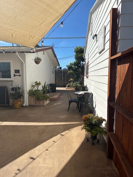 More Photos Of 4204 Rolando Blvd, San Diego Storefront For Lease