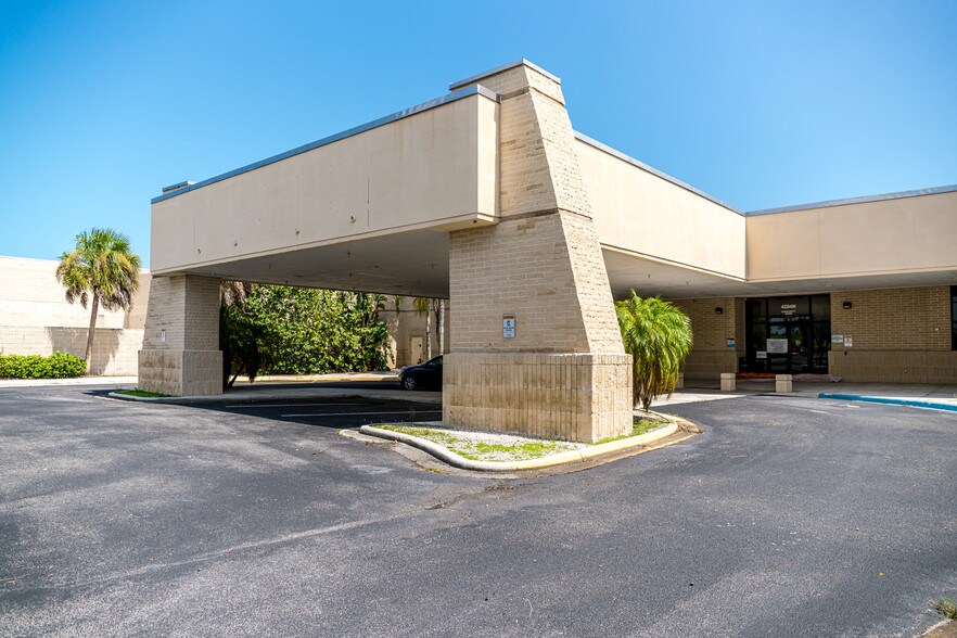 More Photos Of 4204 Okeechobee Rd, Fort Pierce Industrial For Sale