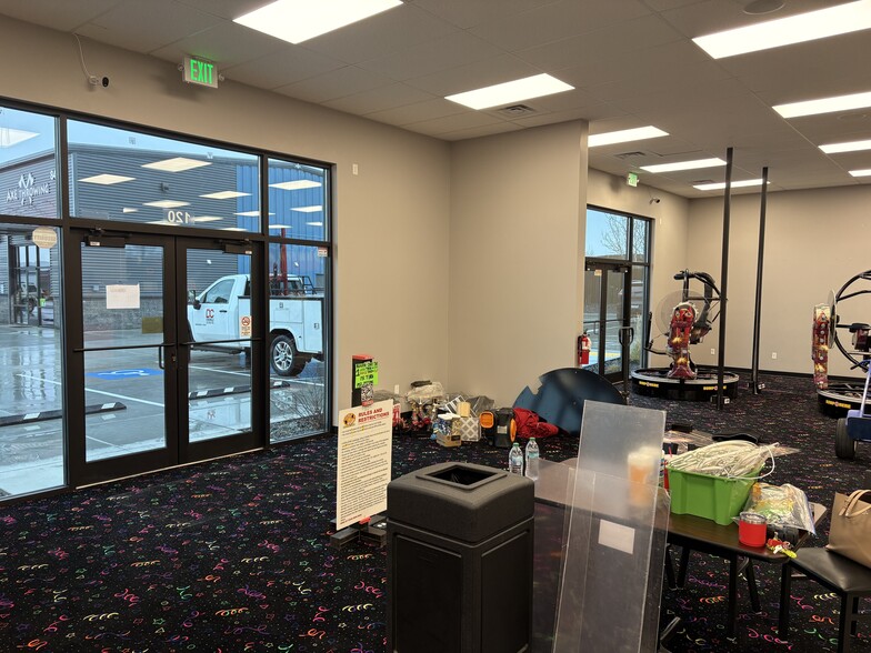 More Photos Of 8425 D Chapel Hill Blvd, Pasco General Retail For Lease