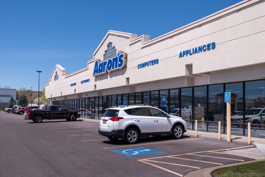 More Photos Of 1074-1078 W Riverdale Rd, Riverdale Freestanding For Lease