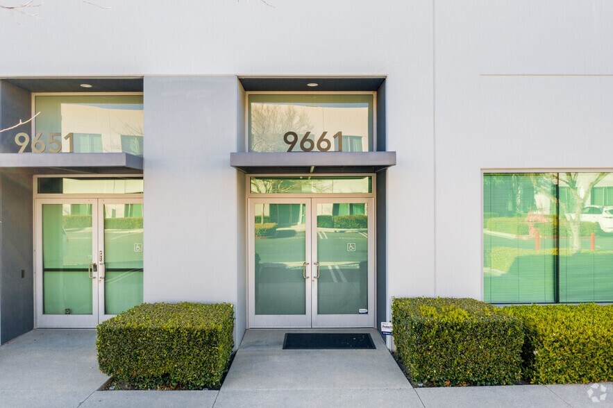 More Photos Of 9661 Irvine Center Dr, Irvine Loft Creative Space For Lease