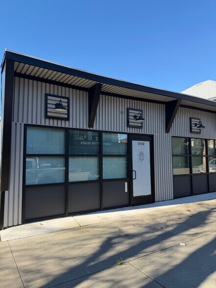 More Photos Of 2116-2118 28th St, Sacramento Office Residential For Lease
