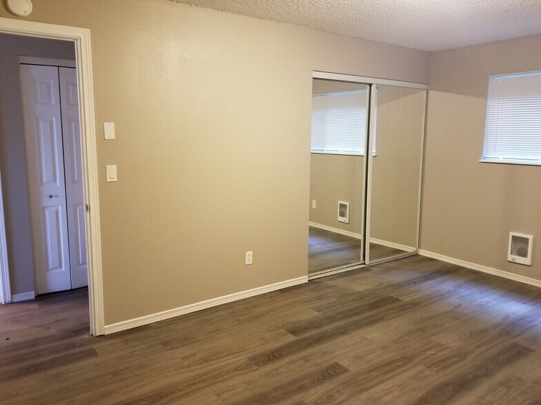 More Photos Of 4700 Falls View Ave, West Linn Apartments For Sale
