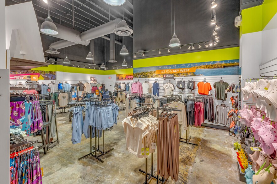 More Photos Of 211 Duval St, Key West General Retail For Lease