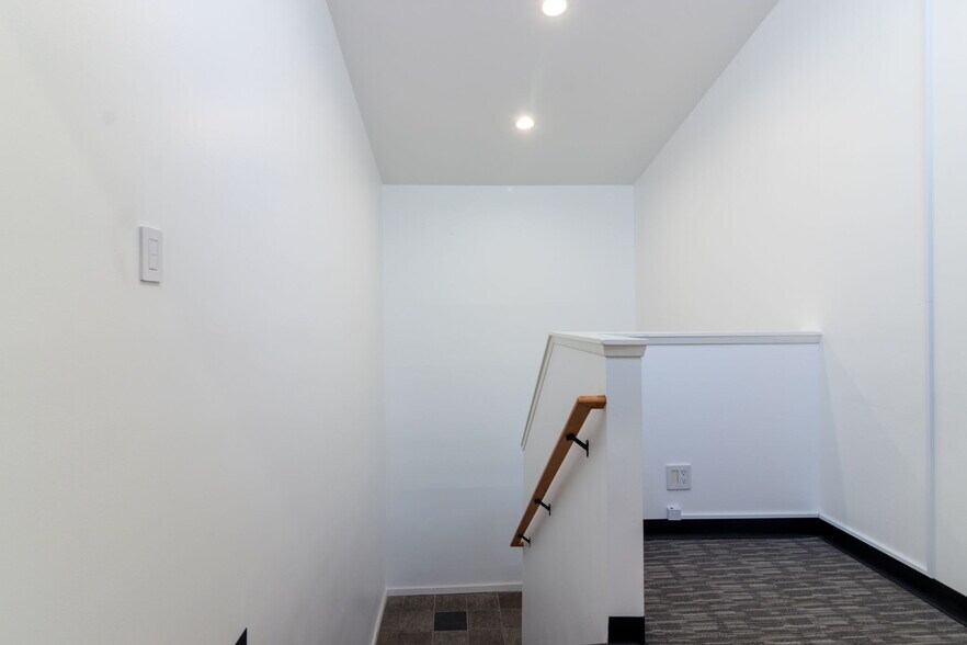 More Photos Of 1648 10th St, Santa Monica Loft Creative Space For Sale