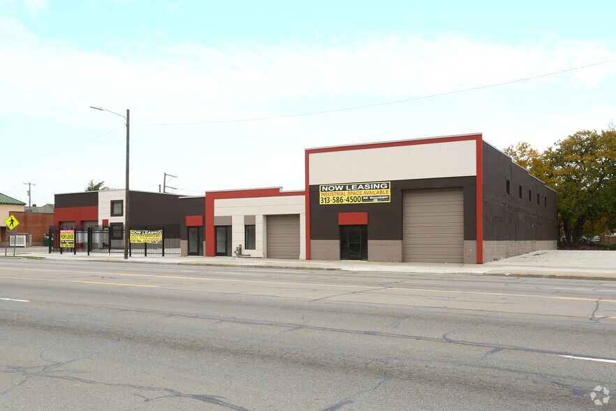 More Photos Of 2744 W Davison, Detroit Warehouse For Lease