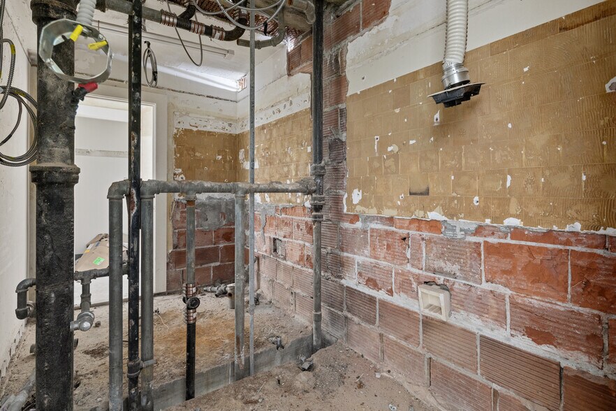 More Photos Of 315 Seneca St, Seattle Hotel For Sale