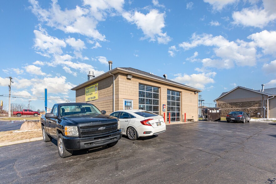 More Photos Of 1012 Hospital Dr, Batavia Auto Dealership For Lease