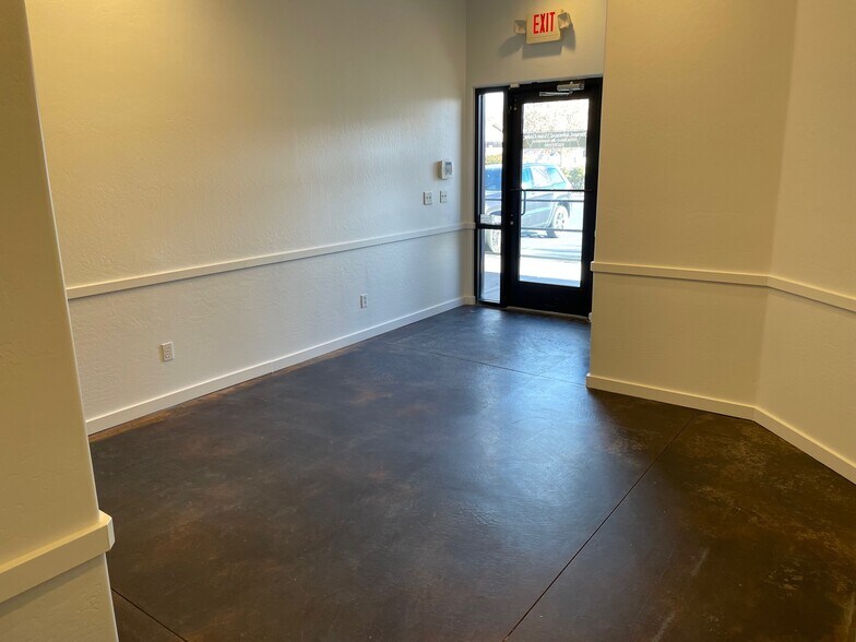 More Photos Of 1951 Commerce Center Circle, Prescott Medical For Lease