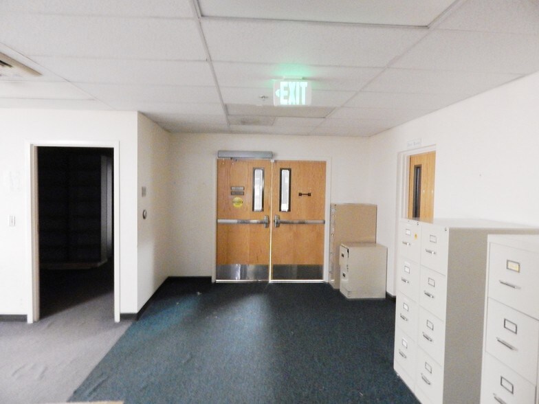 More Photos Of 2475 NW Stewart Pky, Roseburg General Retail For Lease