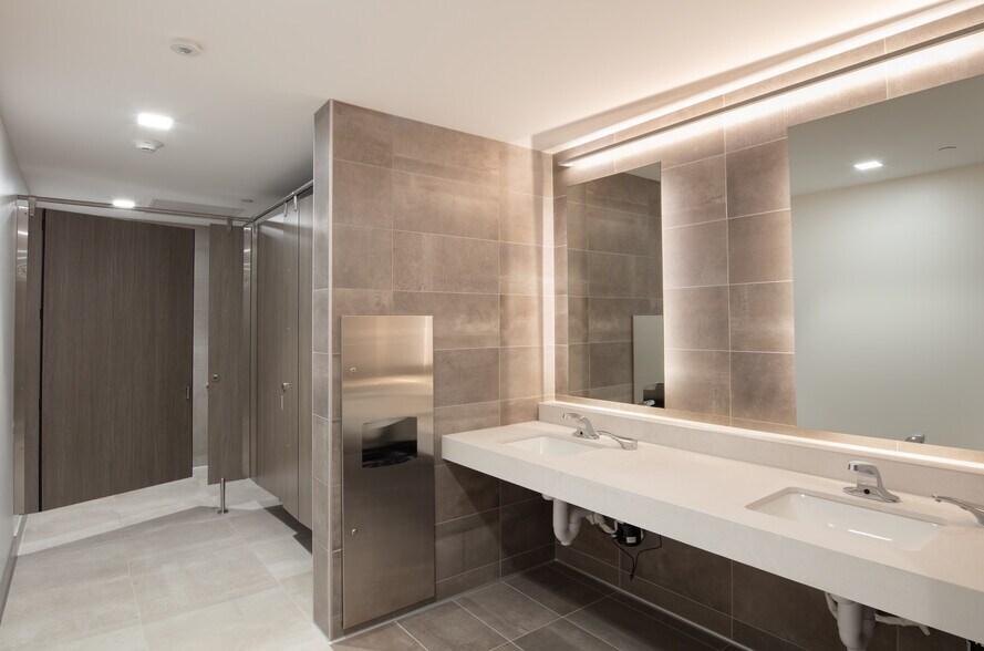 More Photos Of 2001 Junipero Serra Blvd, Daly City Research And Development For Lease