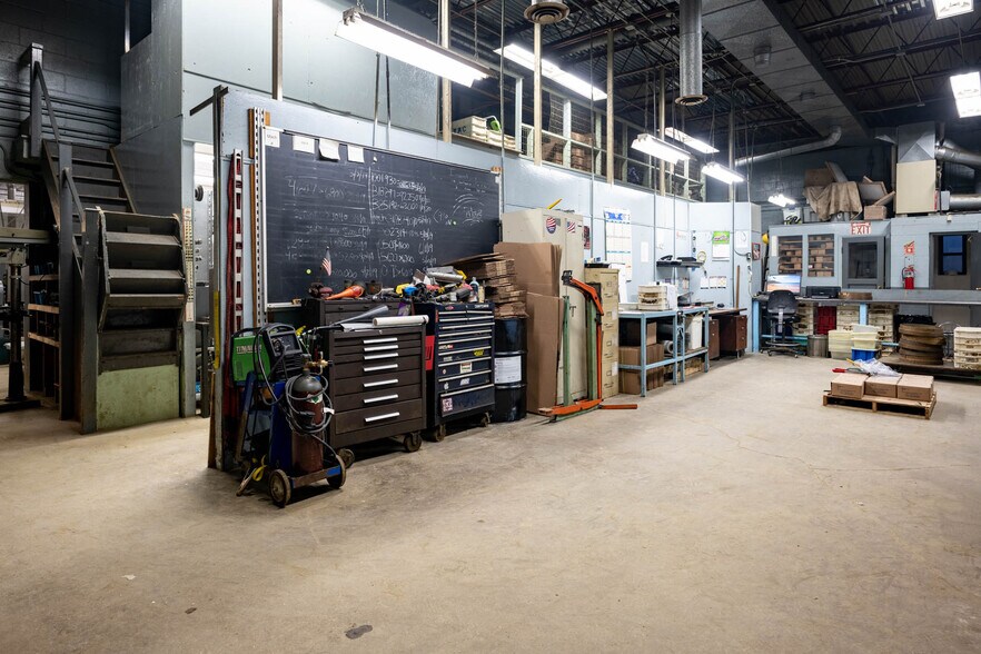 More Photos Of 170 Bennington Dr, Rochester Manufacturing For Lease