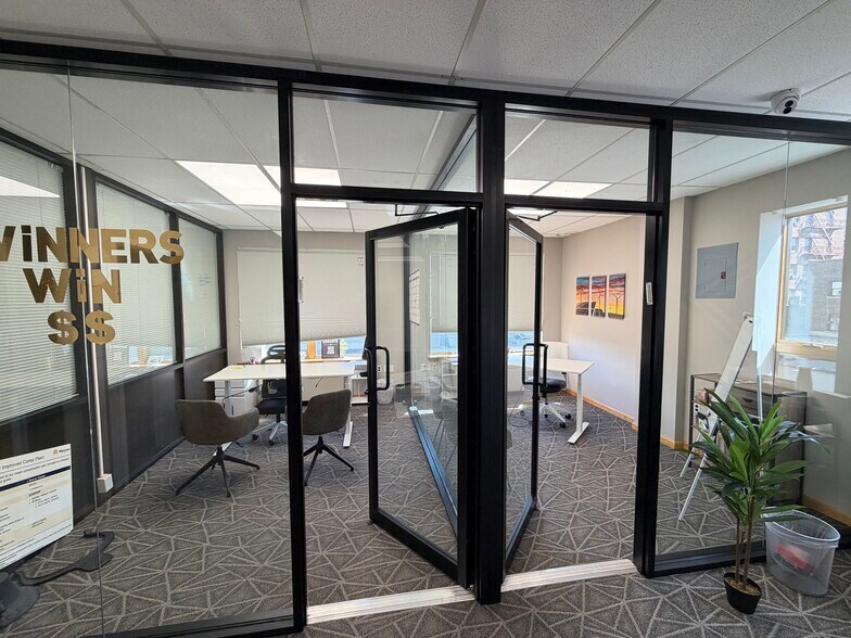 Primary Photo Of 42 Richmond Ter, Staten Island Office For Lease