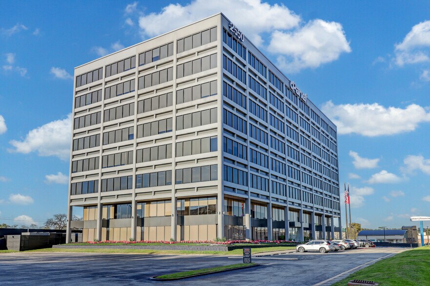More Photos Of 2550 N Loop Fwy W, Houston Office For Lease