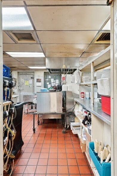 More Photos Of 4264 Murray Hwy, Hardin Restaurant For Sale