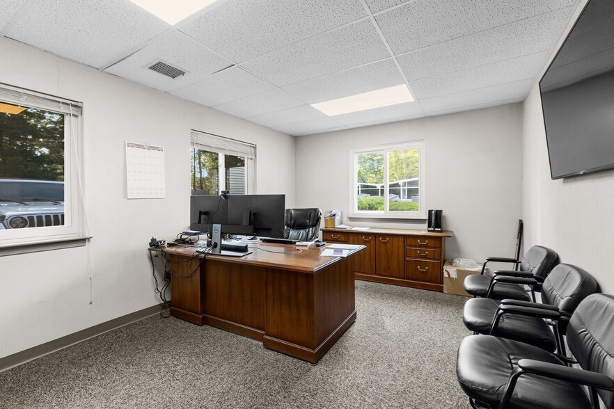 More Photos Of 513 Mill St, Marion Research And Development For Sale