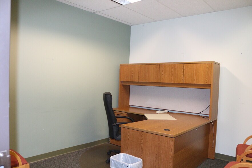 More Photos Of 801 S Durkin Dr, Springfield Office For Sale