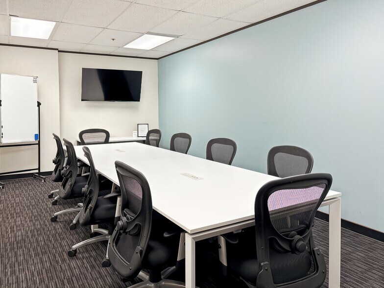 More Photos Of 100 W Big Beaver Rd, Troy Coworking Space