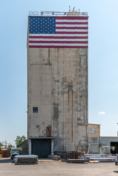More Photos Of 36 W Pennsylvania Ave, Walkersville Warehouse For Sale
