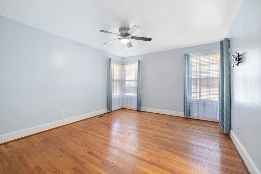 More Photos Of 2721 Wendell Blvd, Wendell Medical For Lease